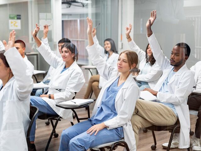 medical-students-1998218837